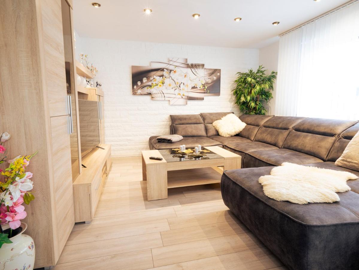 Truth Fuer 5 - King Size Betten, Kamin, Garten, Xxl Couch, Smart-Tv Dortmund Exterior photo